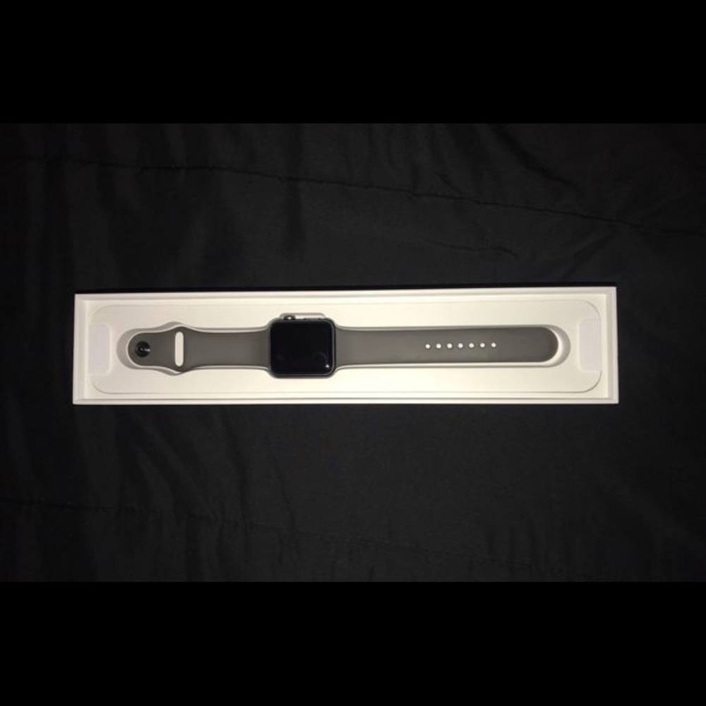Apple Watch Series 3 42mm Gray Sport Band